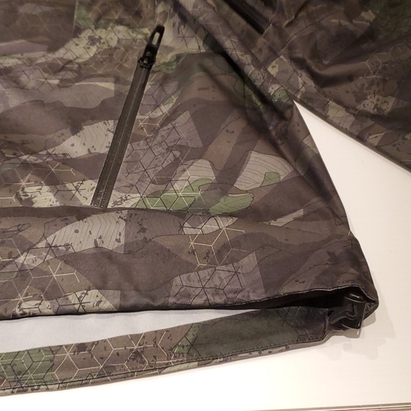 SOLD! Oakley NWT Shell Jacket 10K/ 2L Anorak - Picture 12 of 13